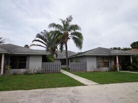 1313 The 12th Fairway in Wellington, FL - Building Photo