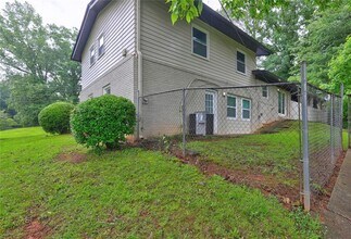 1675 Bouldercliff Ct SE in Atlanta, GA - Building Photo - Building Photo