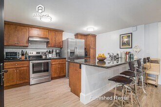 512 Taylor Ave in Alameda, CA - Foto de edificio - Building Photo