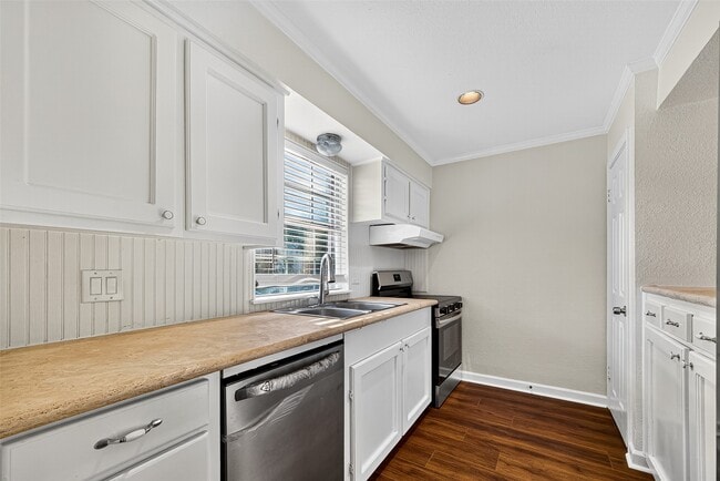 property at 2706 Mason St