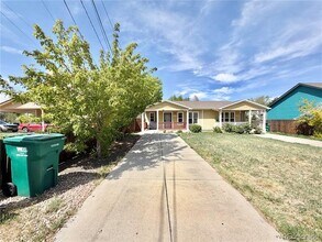 2155 W Baltic Pl in Englewood, CO - Building Photo - Building Photo