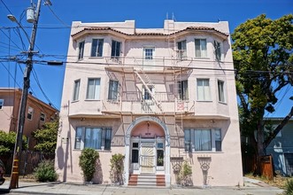 Villa Mesa Apartments in Oakland, CA - Building Photo - Building Photo