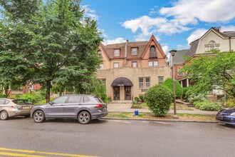 The Saint Claire Apartments in Philadelphia, PA - Building Photo - Building Photo