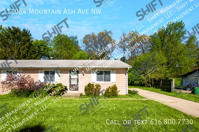 11054 Mountain Ash Ave NW in Grand Rapids, MI - Building Photo - Building Photo