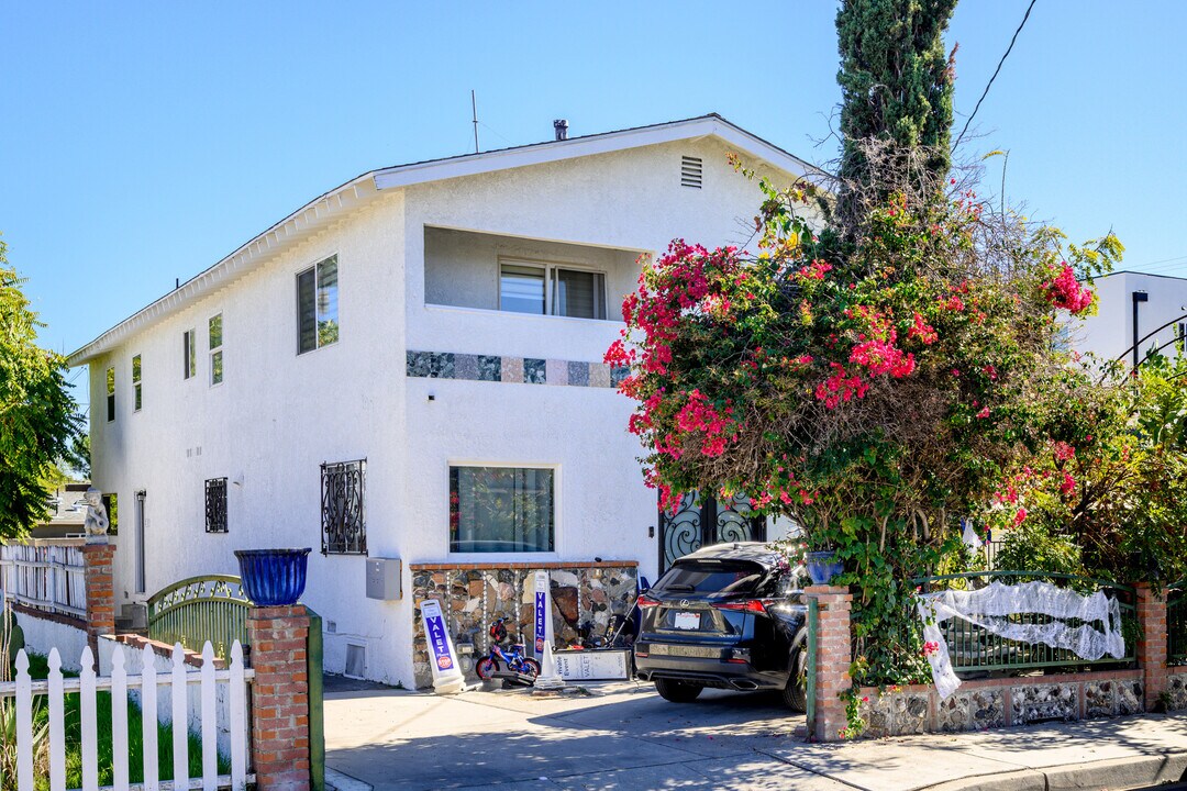 5228 Auckland Ave, Unit 3 in North Hollywood, CA - Building Photo