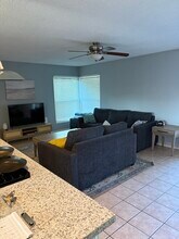 10044 Carlton Hills Blvd in Santee, CA - Foto de edificio - Building Photo