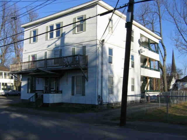 17 Summer St in Augusta, ME - Foto de edificio - Building Photo