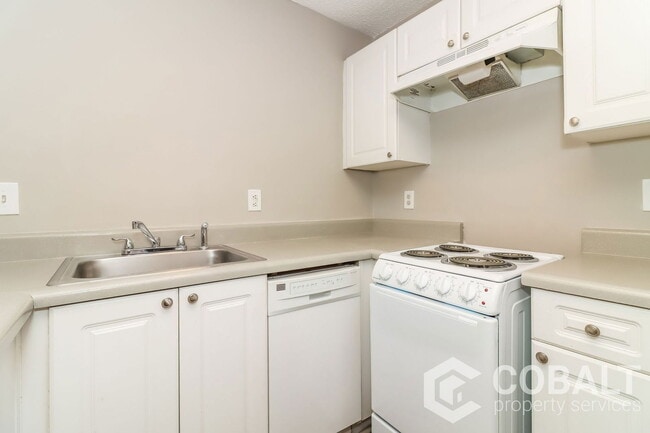 987 Collier Rd NW in Atlanta, GA - Building Photo - Building Photo