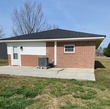 1229 Swift Creek Rd in Hartsville, SC - Building Photo - Building Photo