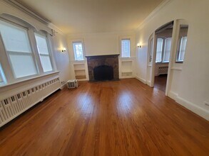 32 Columbus Ave, Unit 1 in Greenwich, CT - Foto de edificio - Building Photo