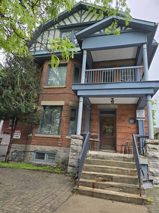 property at 301 Rue Wilbrod St