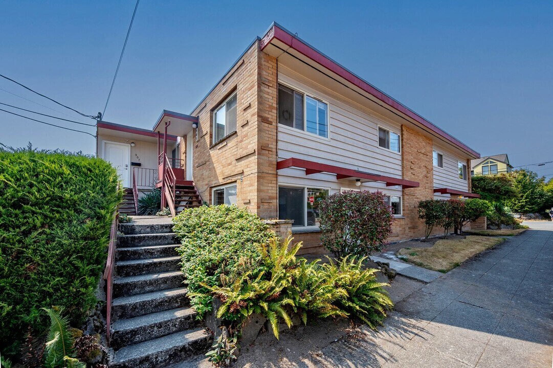 903 N 71st St in Seattle, WA - Building Photo