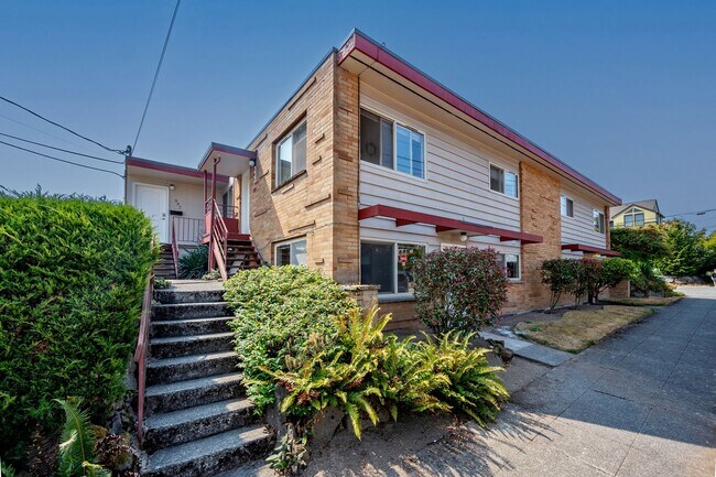 property at 903 N 71st St