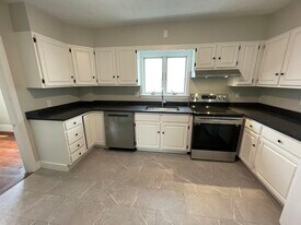 16 Lemon St, Unit 2 in Salem, MA - Building Photo