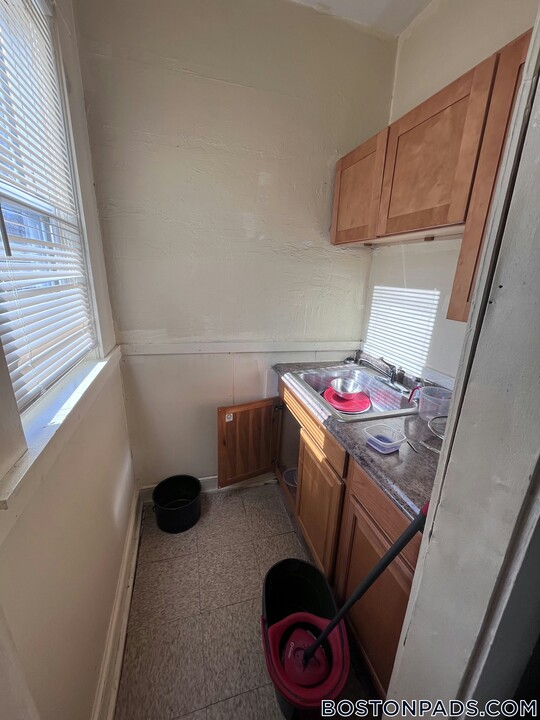 50 Winston Rd in Boston, MA - Building Photo