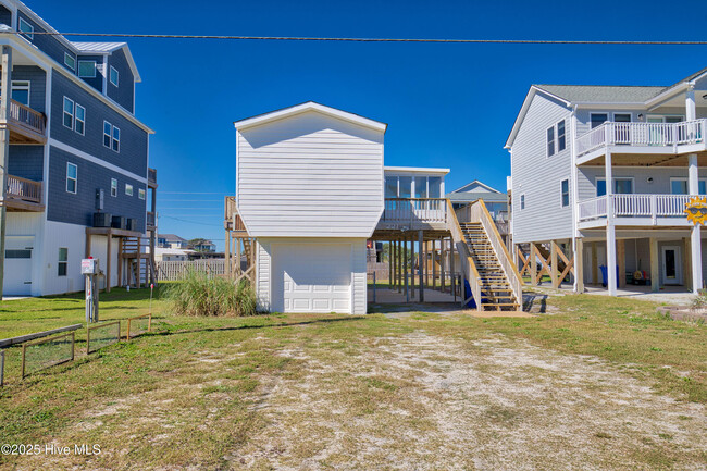 221 Topsail Rd in North Topsail Beach, NC - Building Photo - Building Photo