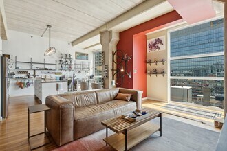 630 N Franklin St, Unit 1110 in Chicago, IL - Building Photo - Building Photo