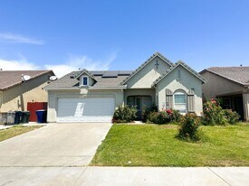 451 Summer Garden Way in Sacramento, CA - Building Photo