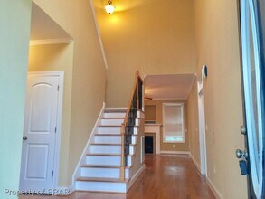 586 Ruth Cir in Fuquay Varina, NC - Foto de edificio - Building Photo