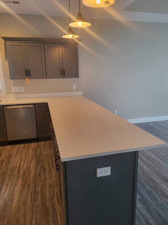 2325 13th St in Silvis, IL - Building Photo