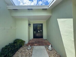 10514 SW 127th Ct in Miami, FL - Building Photo - Building Photo