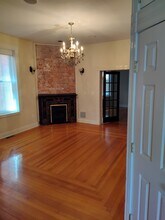 97 Olive St, Unit Apt B in New Haven, CT - Foto de edificio - Building Photo