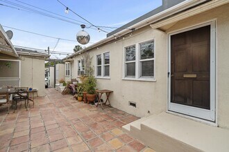 1722 Abbot Kinney Blvd, Unit 3 in Venice, CA - Foto de edificio - Building Photo