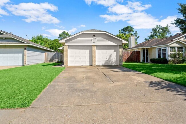11811 Oakner Dr in Tomball, TX - Building Photo - Building Photo