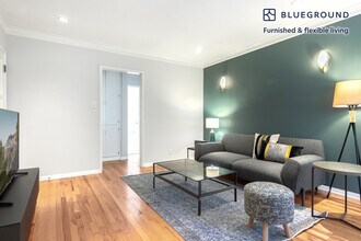 8567 Holloway Dr-Unit -FL1-ID130 in West Hollywood, CA - Building Photo - Building Photo