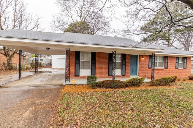 5121 Ginger Cir in Memphis, TN - Foto de edificio - Building Photo