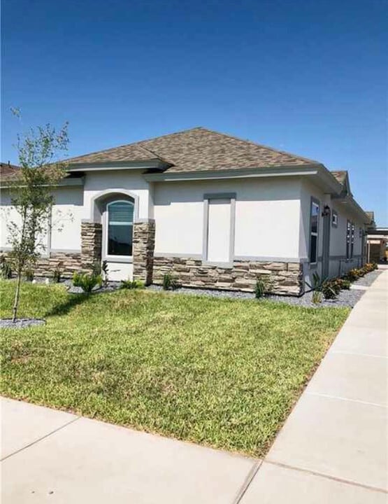 513 Teague Avenue, Unit Apt3 in Edinburg, TX - Building Photo