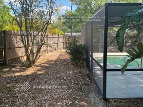 411 Brandywine Dr in Valrico, FL - Foto de edificio - Building Photo