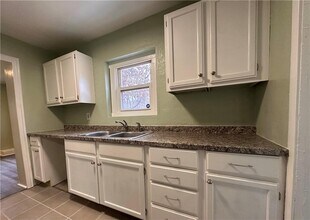 2124 E 78th St in Kansas City, MO - Building Photo - Building Photo