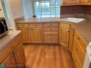 1319 E Hillsboro Blvd in Deerfield Beach, FL - Building Photo - Building Photo