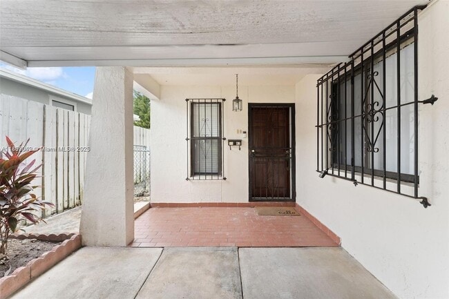 1160 SW 9th St, Unit 2 in Miami, FL - Building Photo - Building Photo