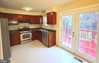 3007 Heritage Springs Ct in Alexandria, VA - Building Photo - Building Photo