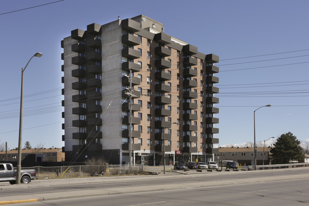 2019 Bank St in Ottawa, ON - Building Photo