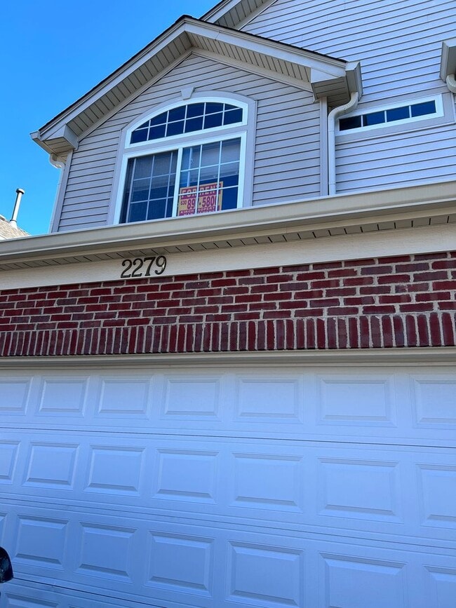 2279 Stoughton Dr in Aurora, IL - Building Photo - Building Photo