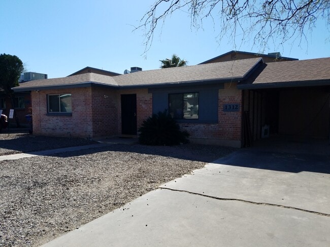 property at 1312 E Adams St