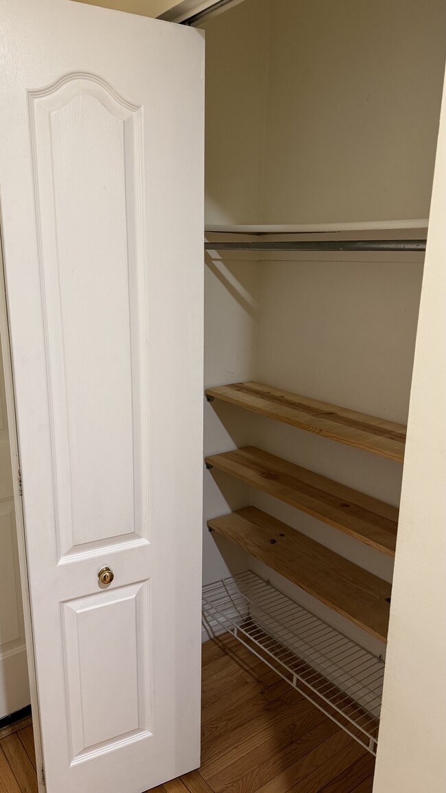 7415 Fountain Head Dr in Annandale, VA - Building Photo - Building Photo