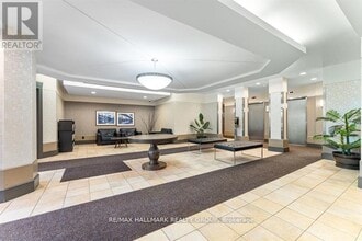 310 Central Park Dr in Ottawa, ON - Building Photo - Building Photo