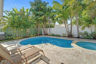 218 SE 4th St in Dania Beach, FL - Building Photo - Building Photo