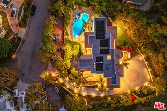 26743 Via Linda St in Malibu, CA - Foto de edificio - Building Photo