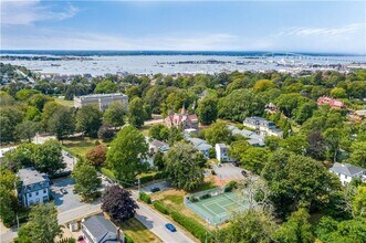 421 Bellevue Ave in Newport, RI - Building Photo - Building Photo