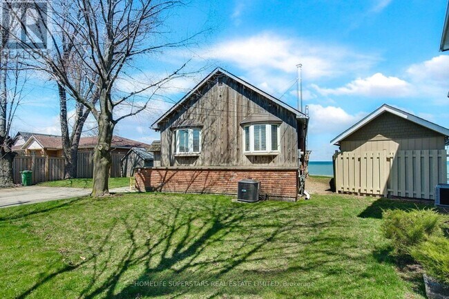 56 Seabreeze Crescent in Hamilton, ON - Building Photo - Building Photo