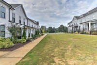 10179 Meeting House Dr NW in Huntersville, NC - Foto de edificio - Building Photo