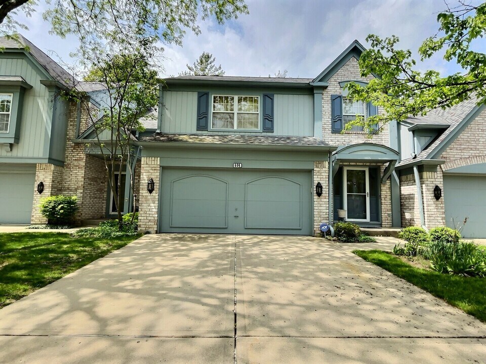 604 Marseilles Cir in Buffalo Grove, IL - Building Photo