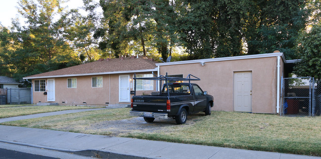 624 7th St in West Sacramento, CA - Foto de edificio - Building Photo