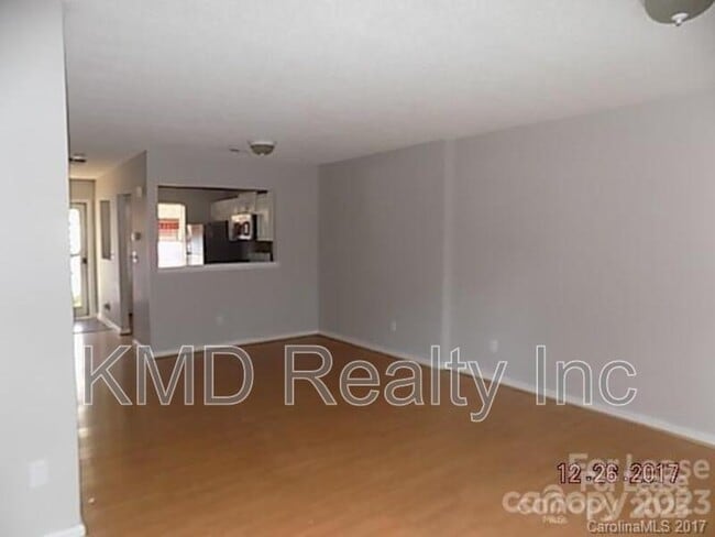 6425 Windsor Gate Ln in Charlotte, NC - Building Photo - Building Photo
