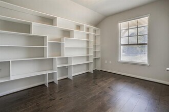7108 Garnet Mill Ln in Austin, TX - Building Photo - Building Photo